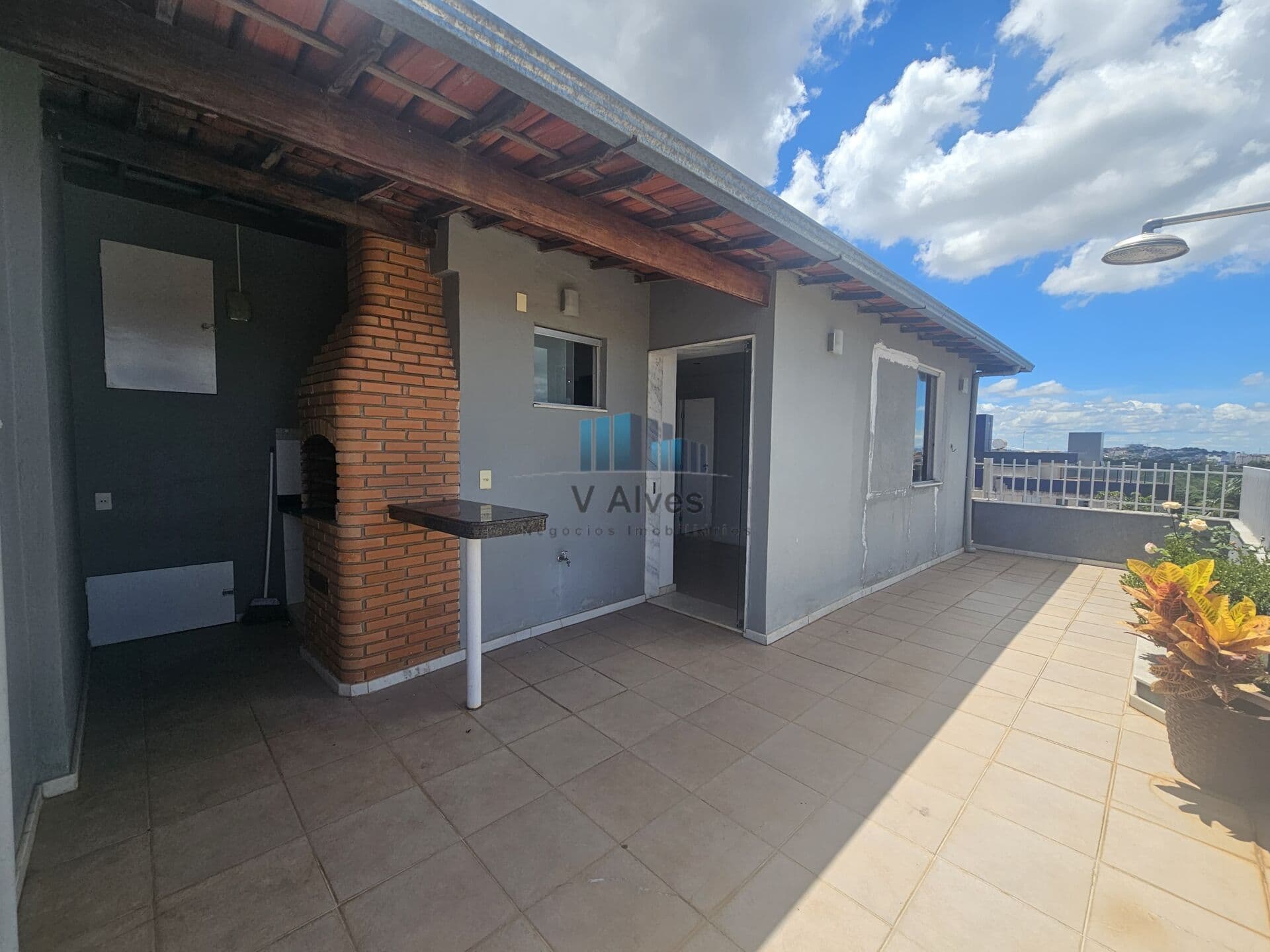 Cobertura com 3 quartos, 2 vagas. À venda no bairro Sagrada Família!