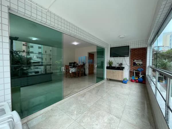 Apartamento área privativa, 4 quartos, 3 vagas.