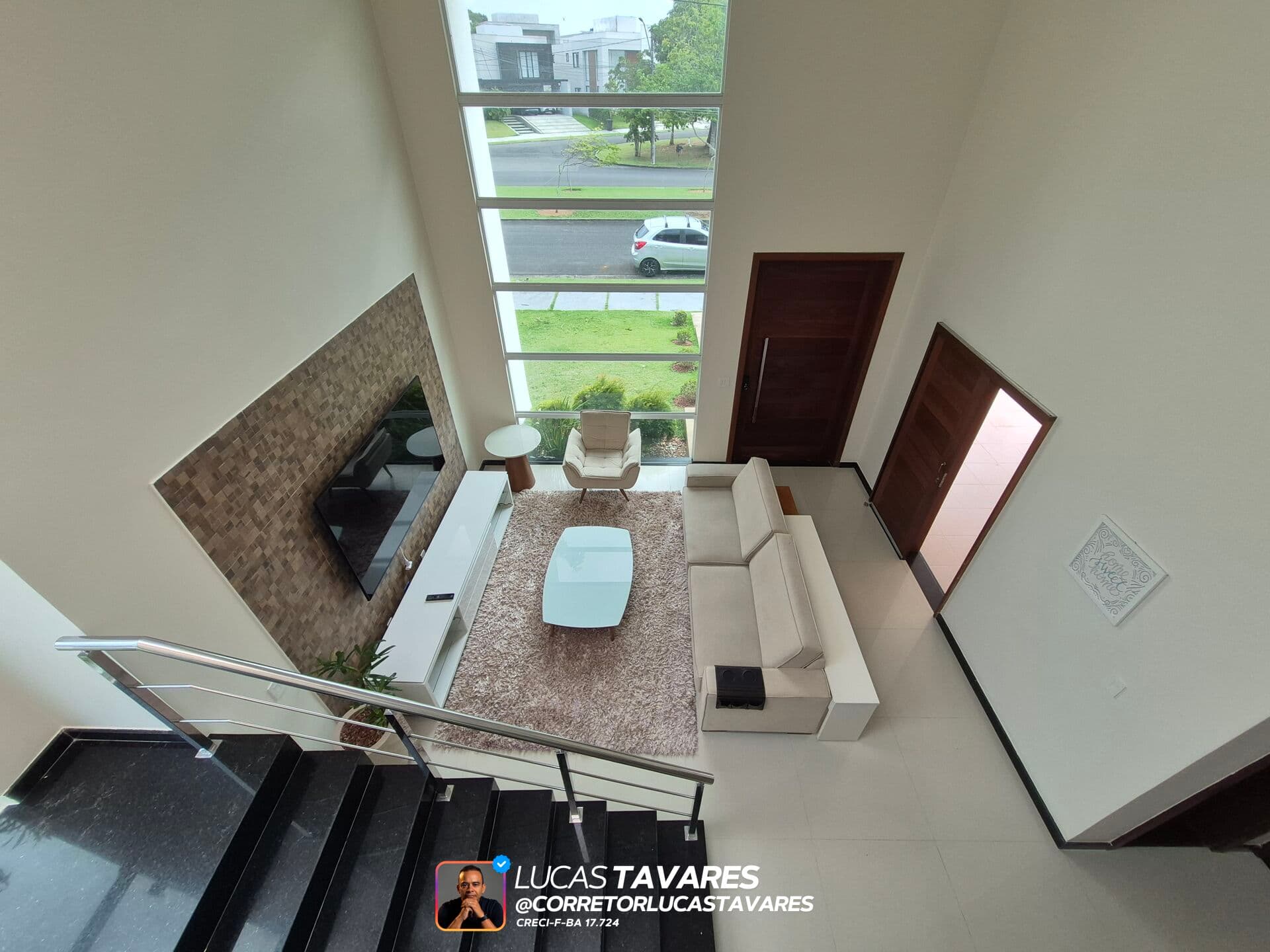 Casa Alto Padrão no Alphaville Litoral Norte 1 | 4 Suítes | Piscina | Frente para Praça