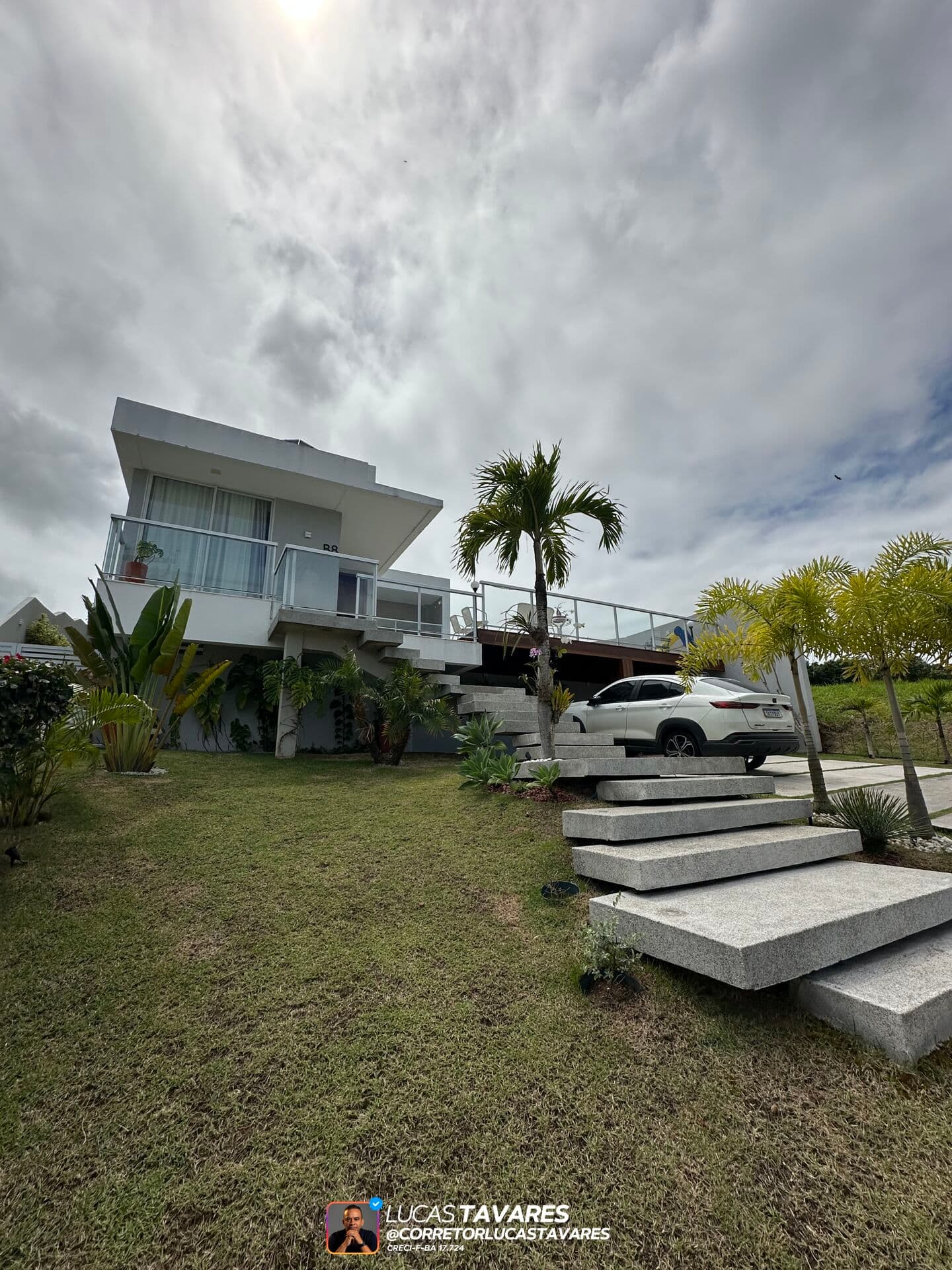 Casa de luxo a venda com 4 suítes e piscina no Alphaville Litoral Norte 3
