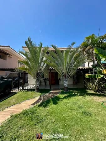 Casa à venda em Buraquinho – Condomínio Fechado | 4 Quartos | 206m² construídos