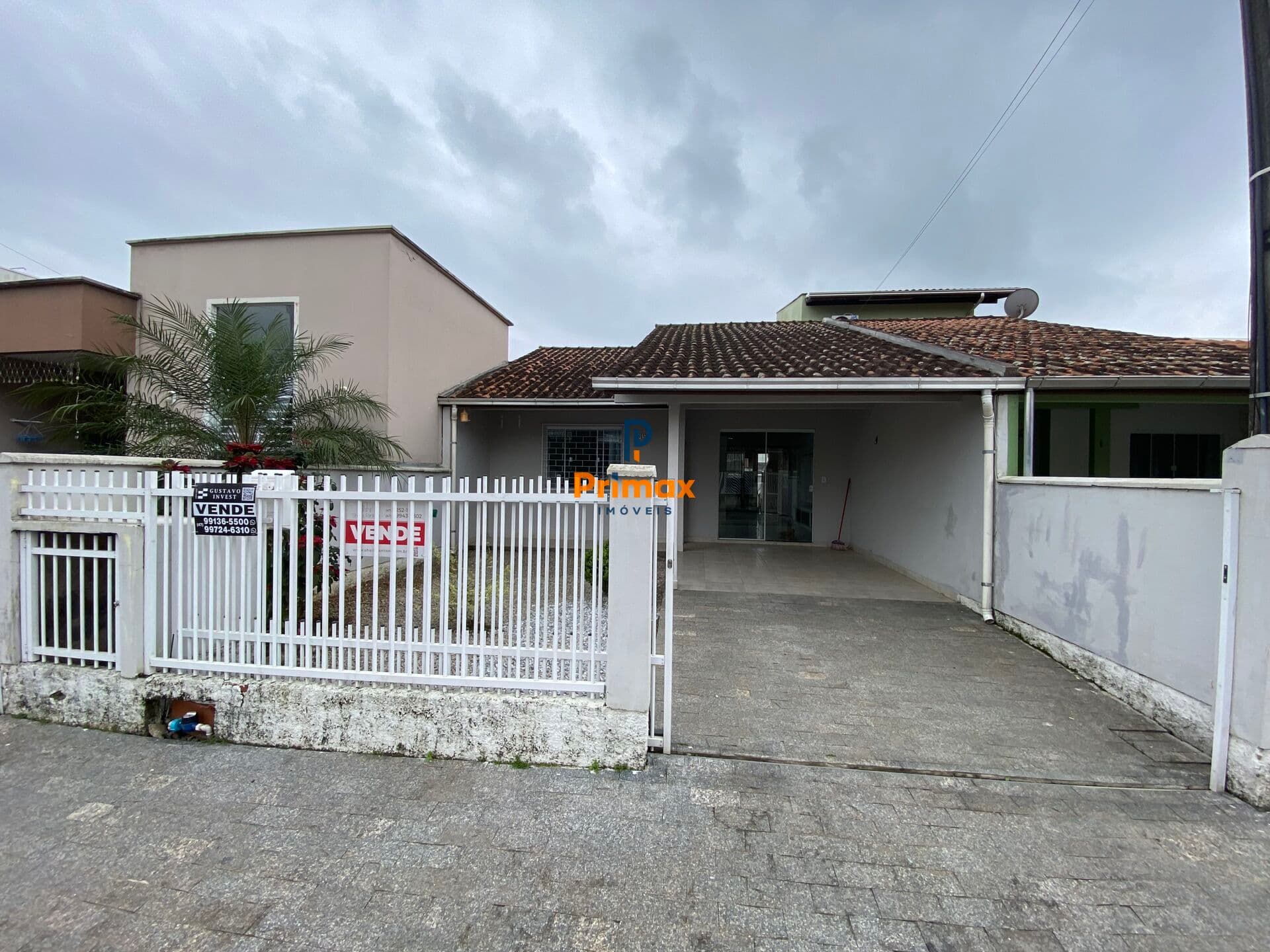 CASA DE DOIS QUARTOS A VENDA NO BAIRRO DOM JOAQUIM.