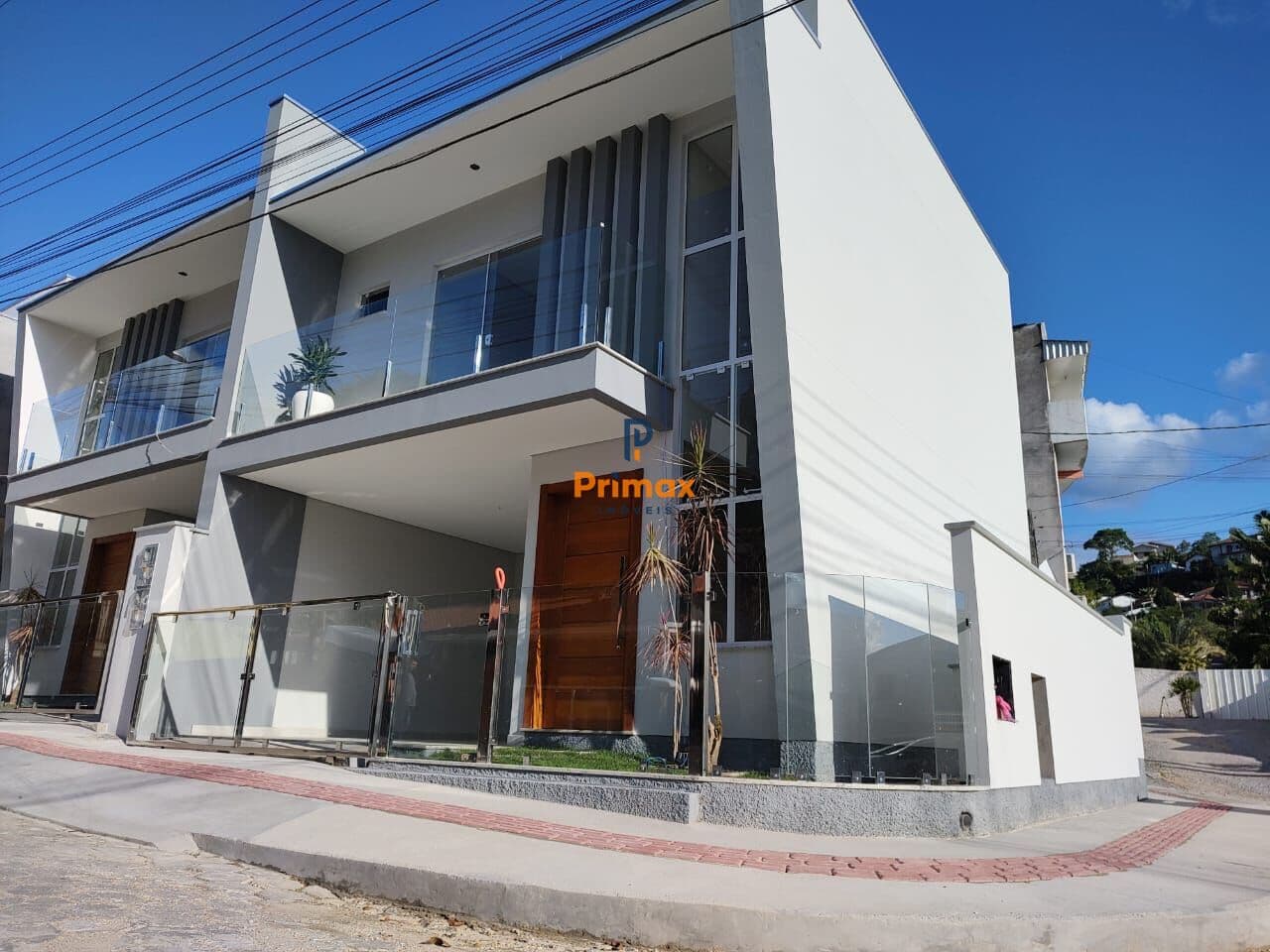 🏡 Bela Casa em Brusque com Padrão de Acabamento Impecável 🏡