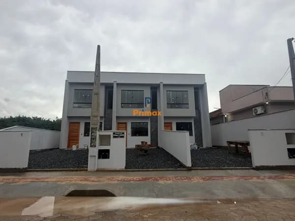 Casa Geminada no bairro limeira!!