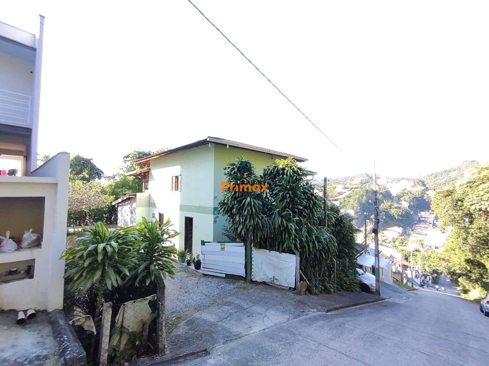 Oportunidade! Casa Espaçosa de Dois Pisos em Águas Claras, Brusque