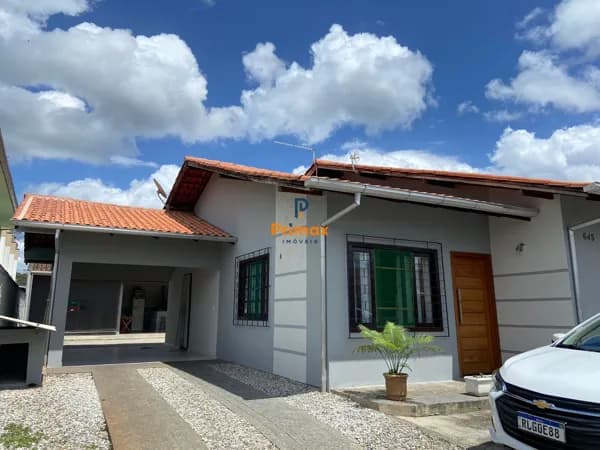 Casa em Brusque - Limoeiro