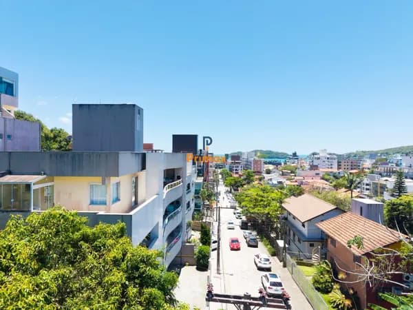 Apartamento à venda no Centro de Bombinhas/SC