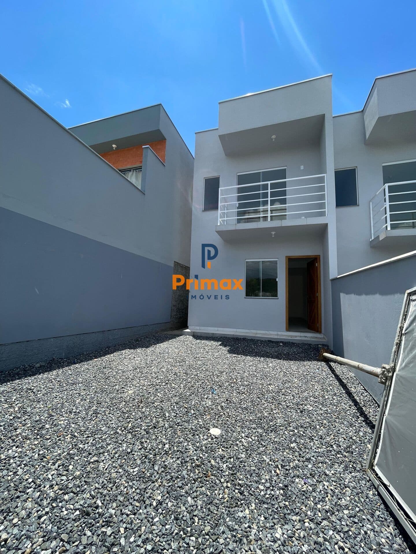 Excelente casa com 03 quartos