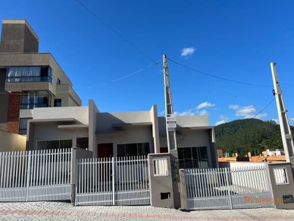 Casa à venda em Itapema/SC