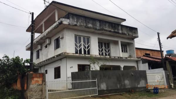 Casa à venda em Brusque/SC