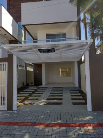 Casa à venda em Porto Belo/SC