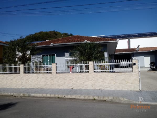 Casa à venda em Brusque/SC