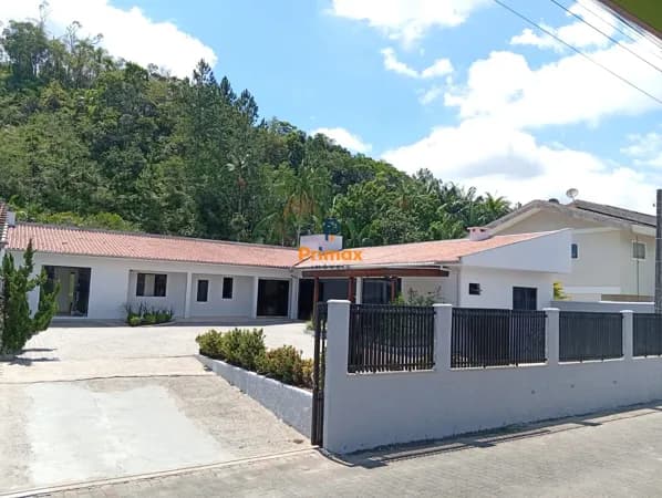 CASA NO CENTRO DE GUABIRUBA