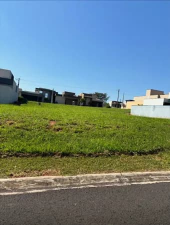 Terreno à venda no Condominio Bella Vitta Monte Libano - Bady Bassitt/SP