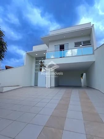Casa Alto Padrão - 468m² - 5 Quartos - 6 banheiros - Venda
