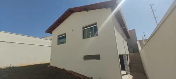 Casa Padrão - Bairro Jardim Floresta - R$735.000,00