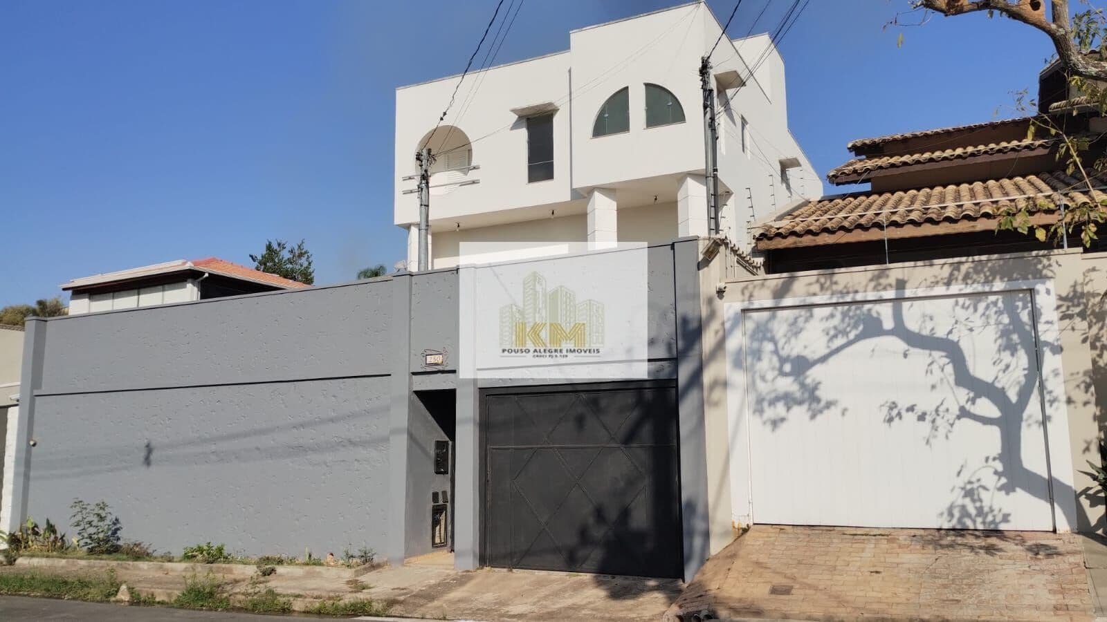 Casa Alto Padrão em Pousada Dos Campos II - R$980.000,00