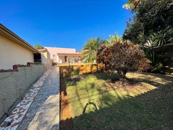 Casa à venda no bairro São José do Pantano em Pouso Alegre/MG