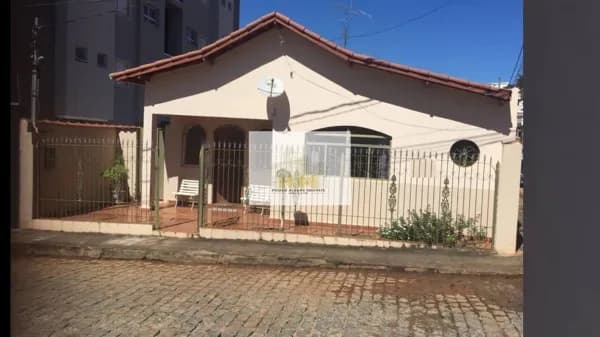 Casa Padrão - Bairro Primavera - R$480.000,00
