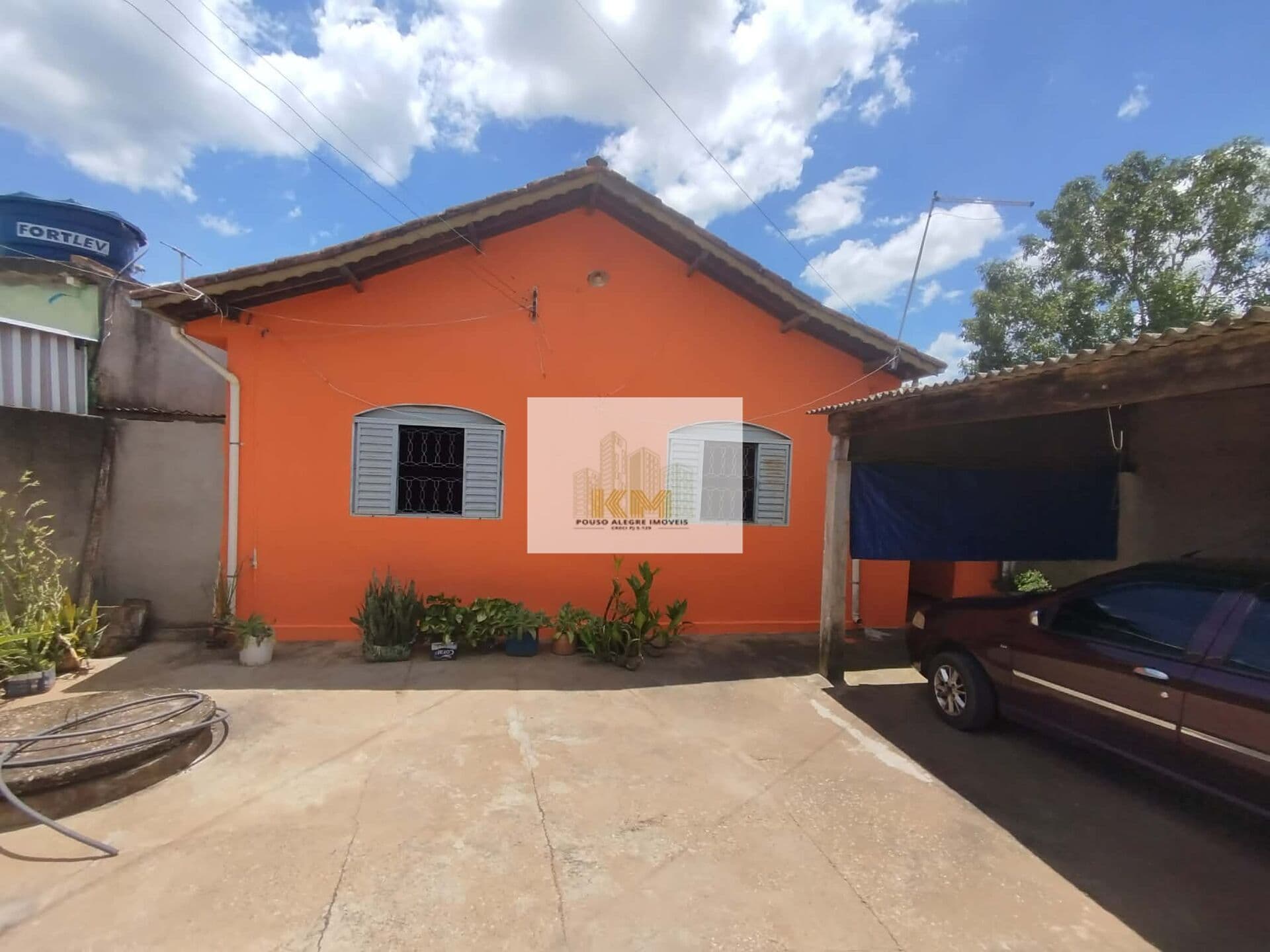 Casa à venda no Cajuru - R$ 310.000,00