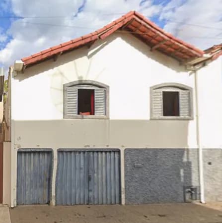 Casa à venda no bairro Jardim São João em Pouso Alegre/MG