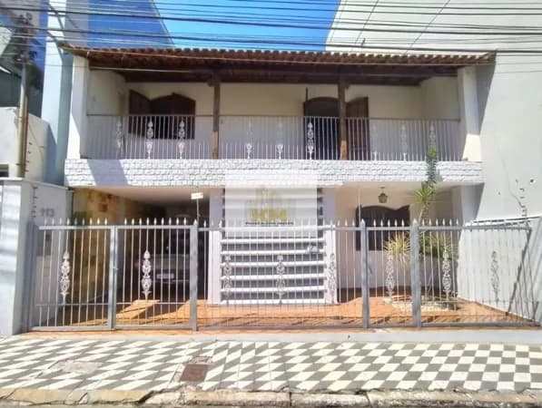 Casa à venda no Centro de Pouso Alegre- R$1.600.000,00