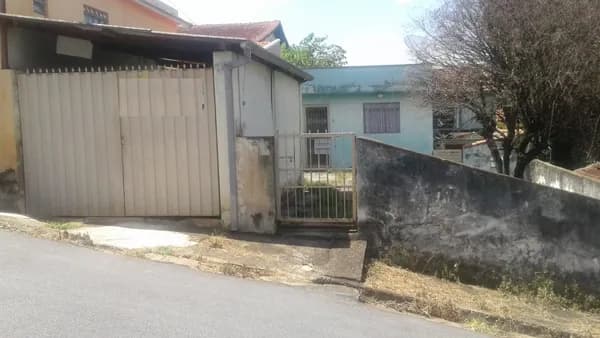 Casa à venda no bairro Centro em Pouso Alegre/MG