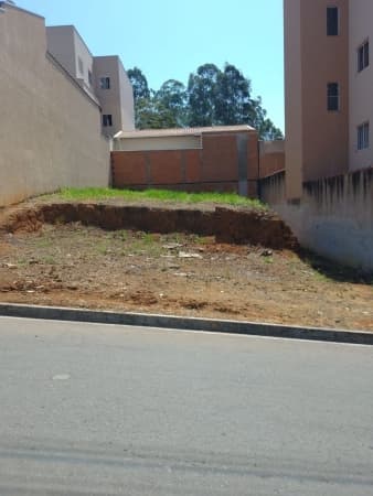 Área à venda no bairro Parque Real em Pouso Alegre/MG