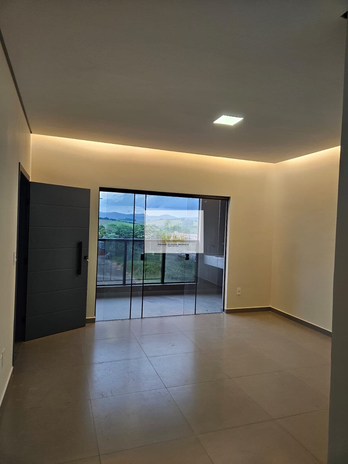 Apartamento à venda no Nhá Chica - R$590.000,00