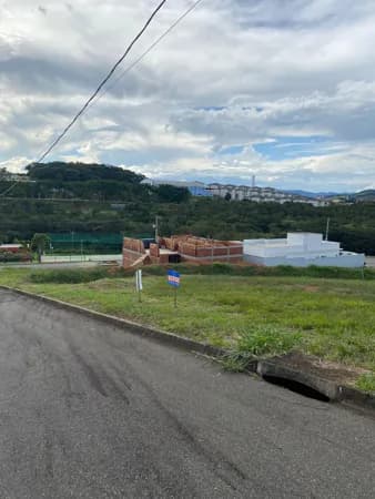 Terreno à venda no bairro Belo Horizonte em Pouso Alegre/MG