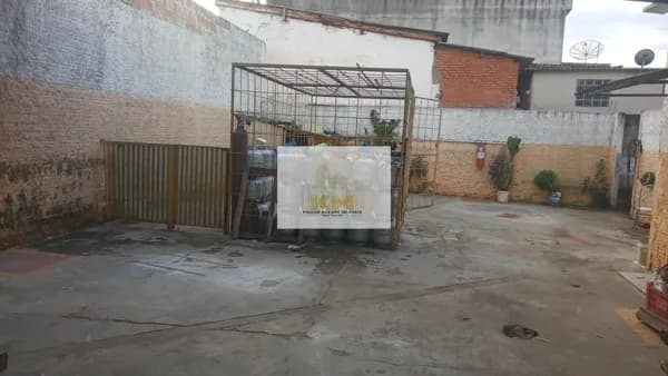 Ponto Comercial Comércio R$ 160.000,00