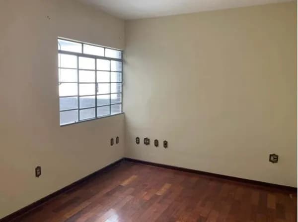 Apartamento à venda no bairro Centro em Pouso Alegre/MG