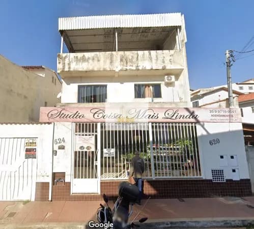 Casa à venda no bairro Centro em Pouso Alegre/MG
