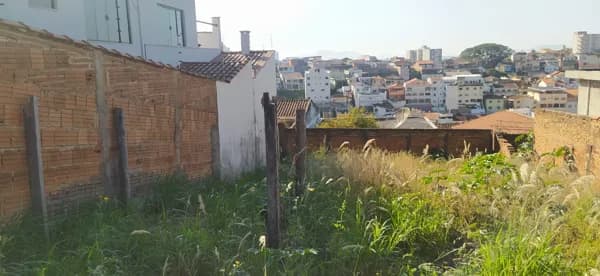 Terreno à venda no bairro saude em Pouso Alegre/MG
