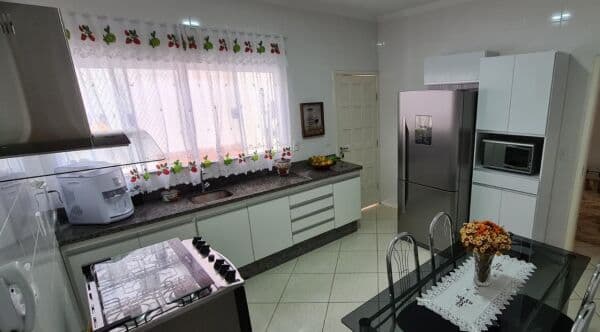 Casa à venda no bairro Jardim Canadá em Pouso Alegre/MG