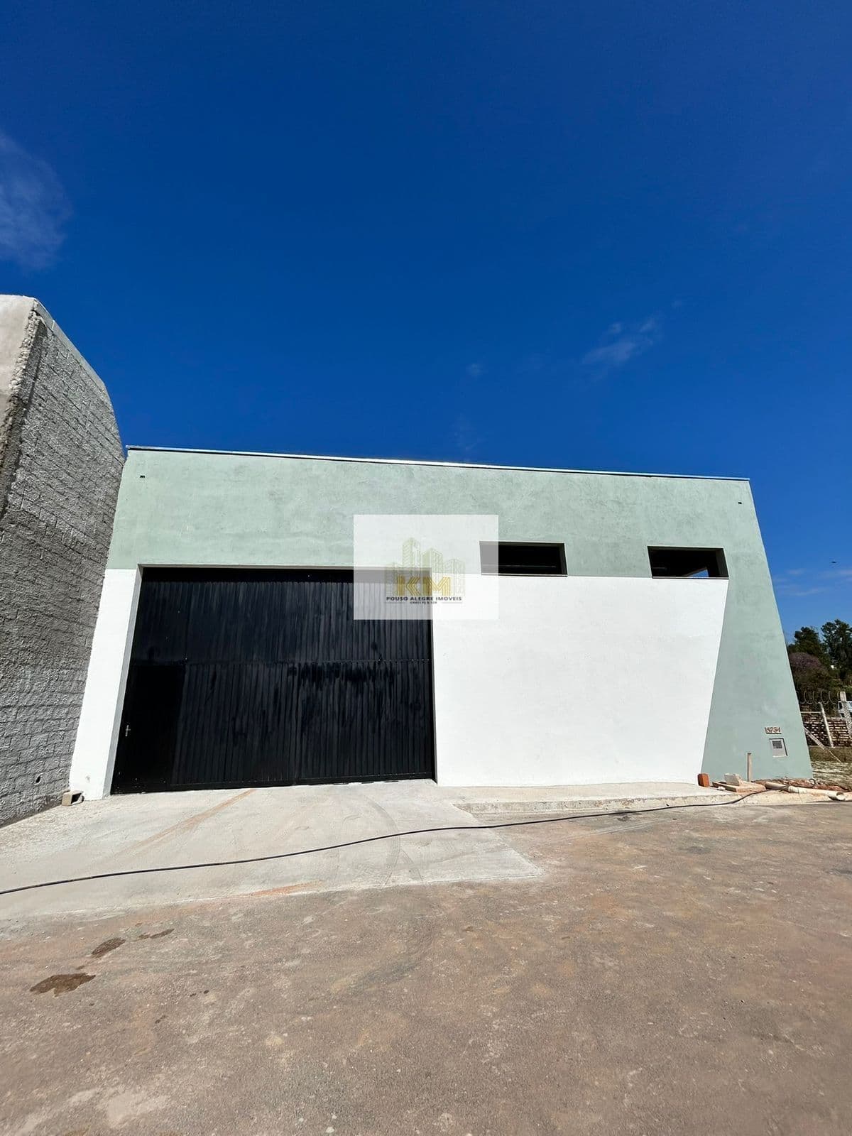 Pavilhão/Galpão Disponível para Locação em Poços de Caldas - R$ 10.000,00