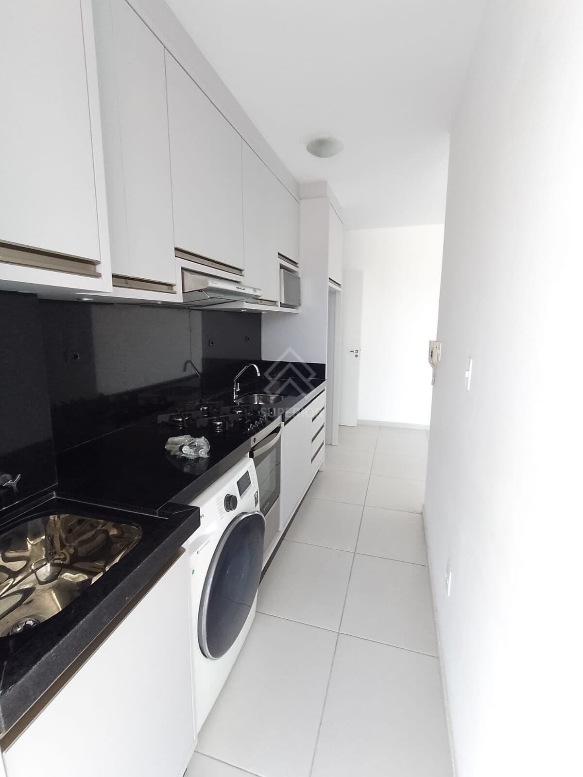 Apartamento de 2 Dormitórios em Condomínio Completo e Bem Localizado