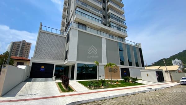 Lago Moraine | Apartamento mobiliado e decorado com Vista Mar á venda