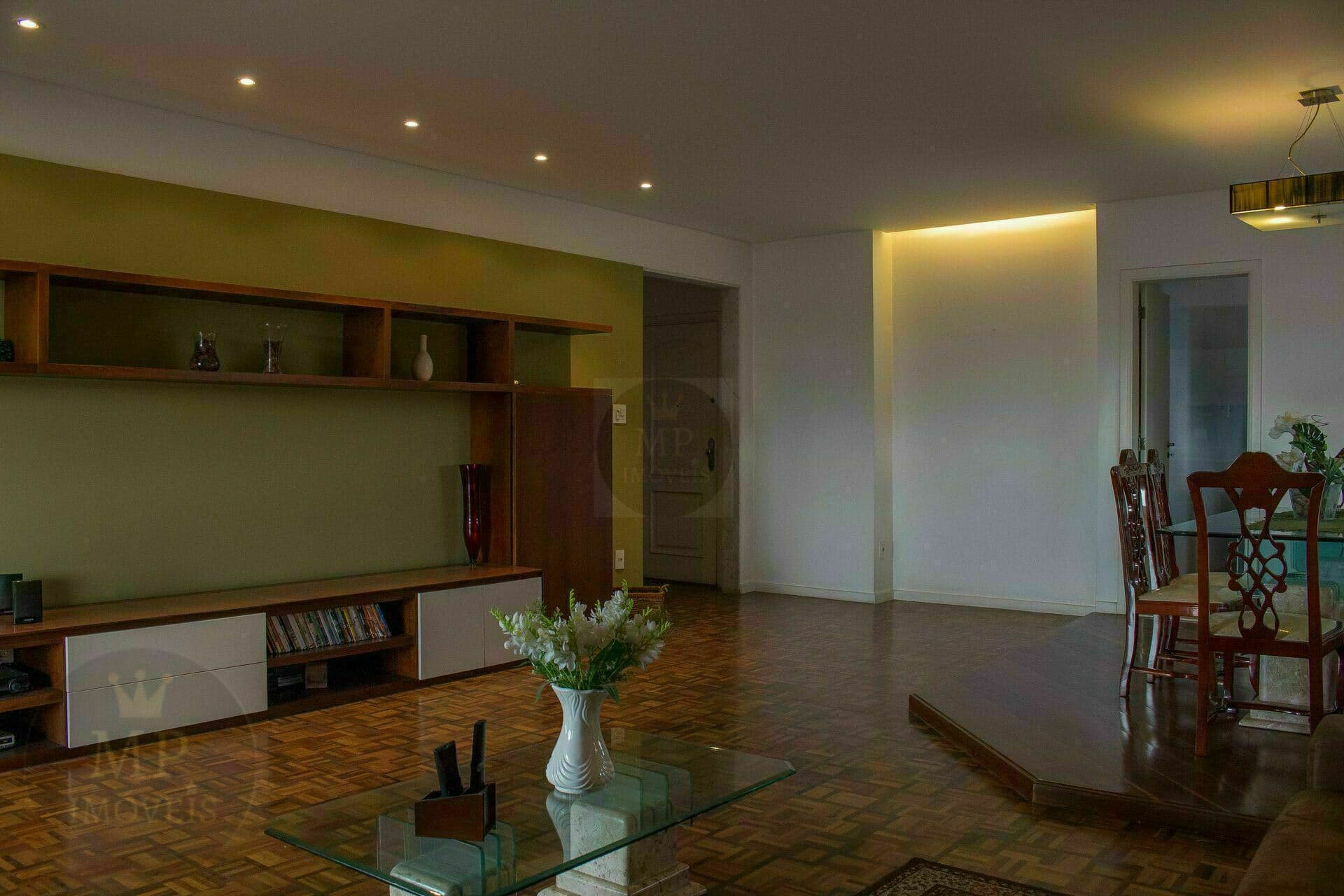 Excelente Cobertura Linear na Vila da Penha - 4 Quartos, Piscina, Churrasqueira, 460m²