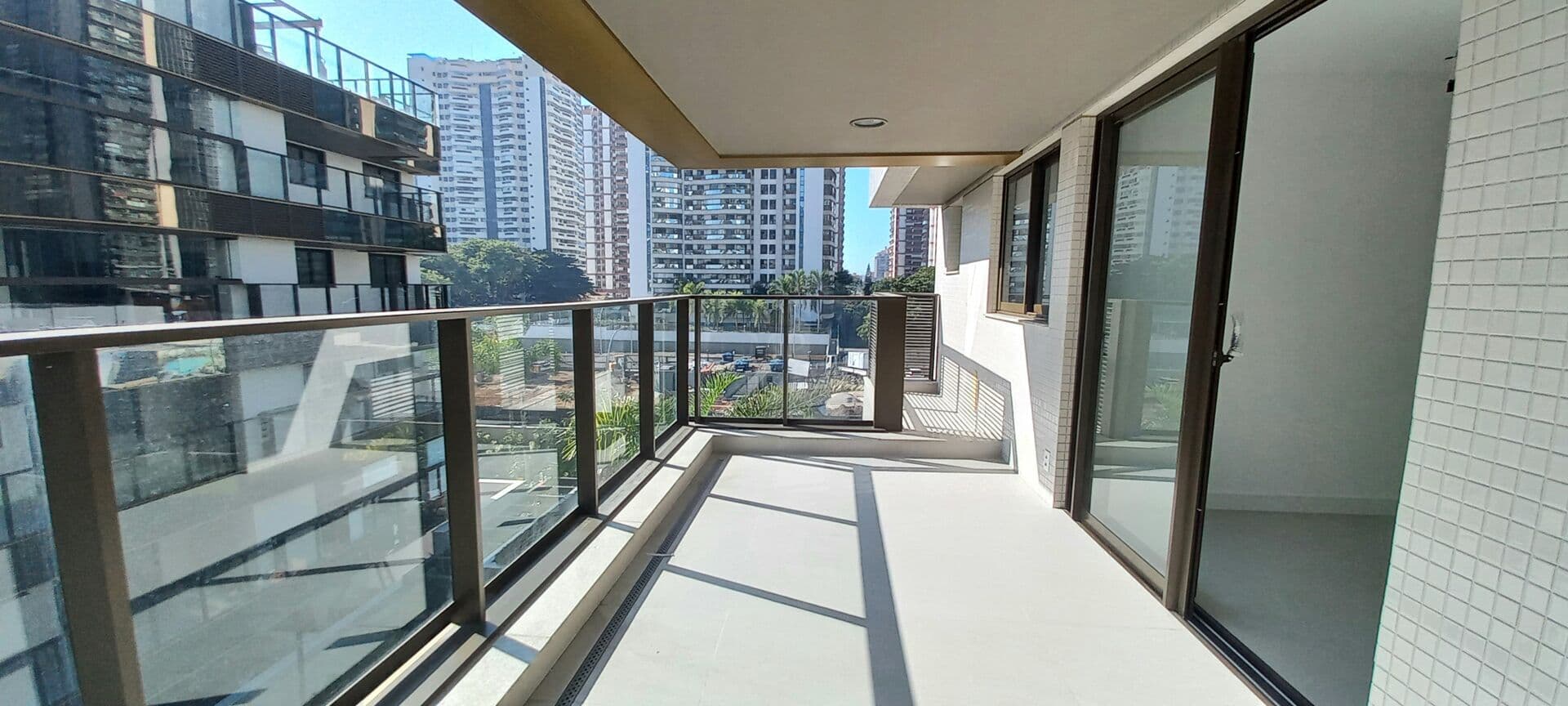 Apartamento 2 Quartos no Wave by Yoo - Avenida Lúcio Costa - Posto 5 da Barra Tijuca