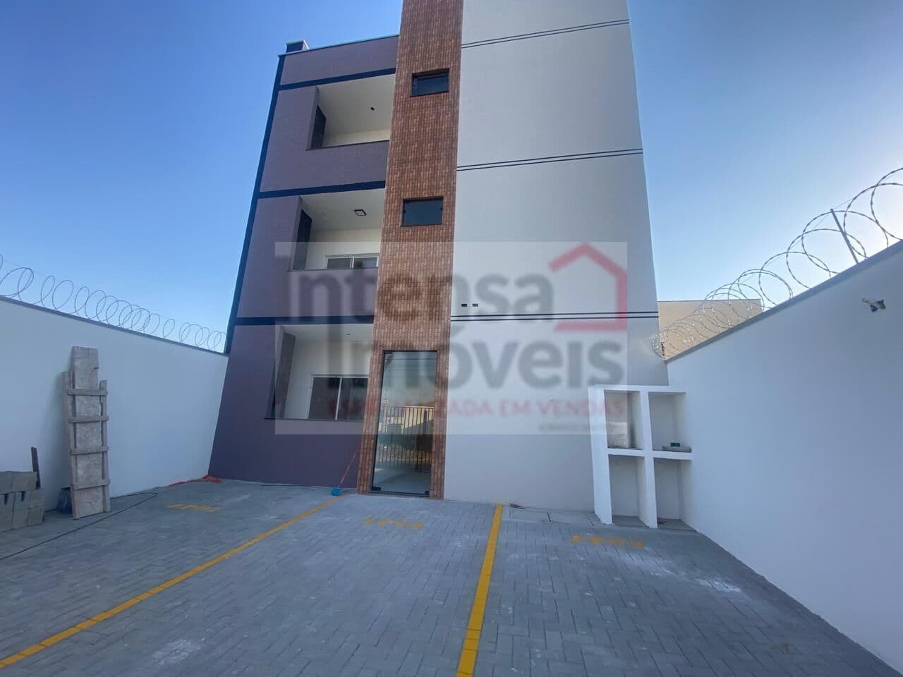 Apartamento em Pindamonhangaba - Loteamento Residencial e Comercial Flamboyant