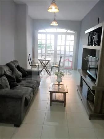 Apartamento , 02 Dormitórios , Suíte , sacada, 01 vaga !