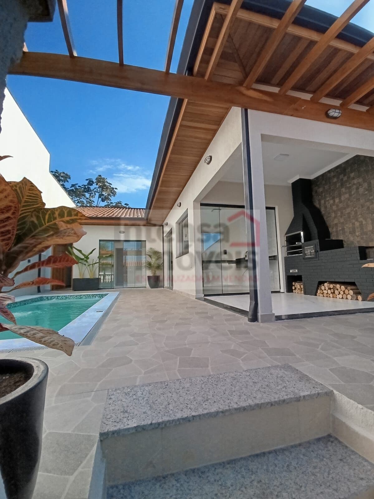 Casa em Pindamonhangaba - Loteamento Residencial e Comercial Flamboyant