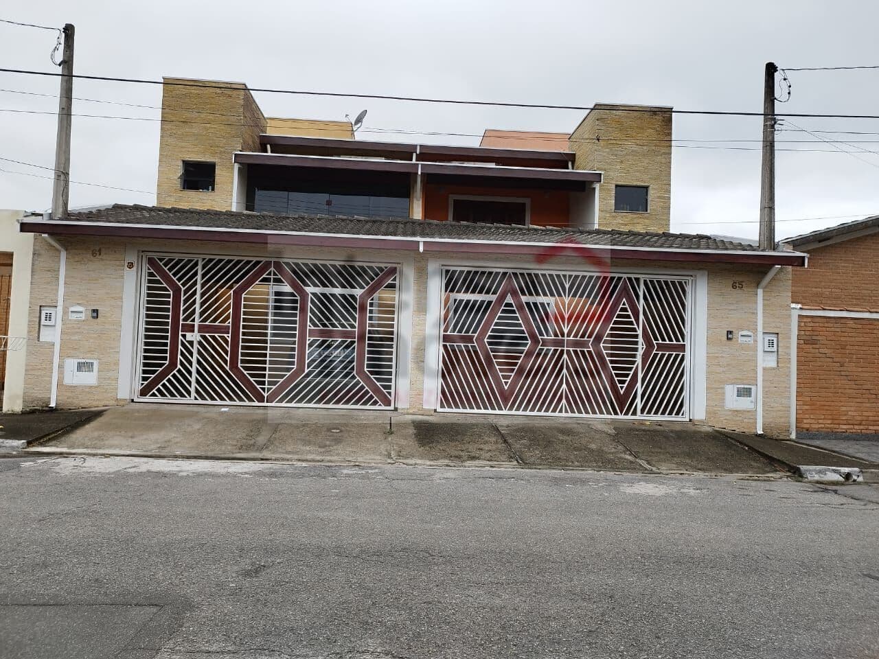 Sobrado em Pindamonhangaba - Alto do Cardoso
