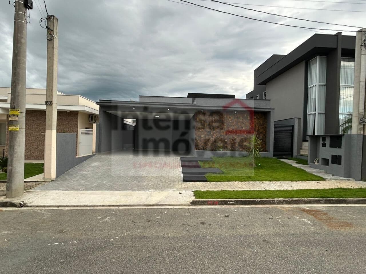 Casa de Condomínio em Taubaté - Piracangaguá