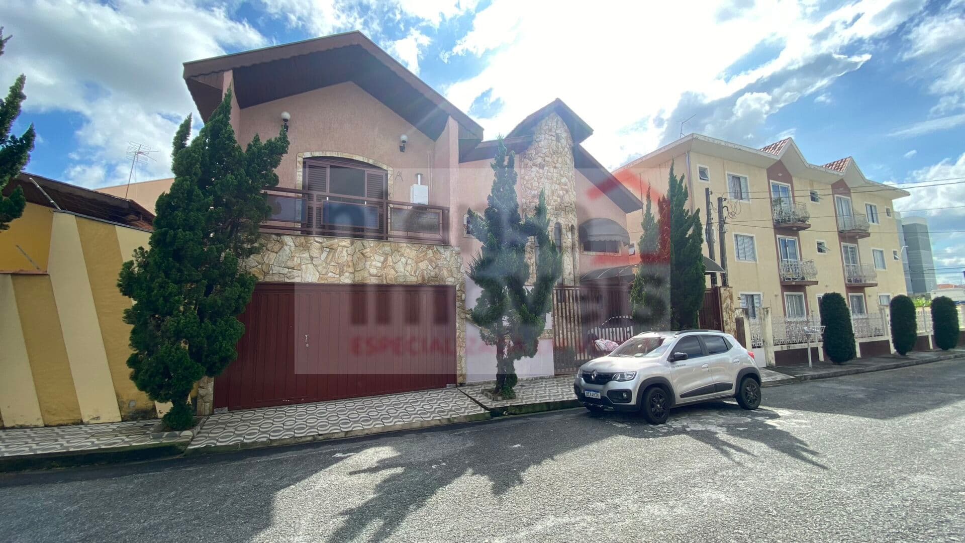 Sobrado em Taubaté - Vila Aparecida
