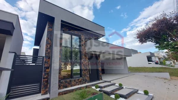 Casa de Condomínio em Taubaté - Piracangaguá