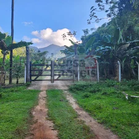 Fazenda/Sítios/Chácaras em Taubaté - Pinheirinho