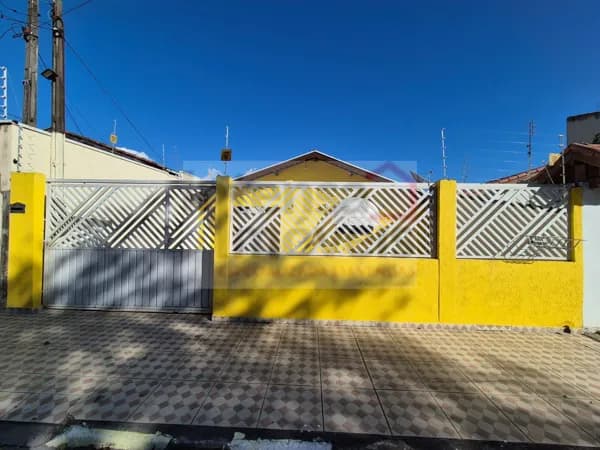 Casa em Pindamonhangaba - Conjunto Habitacional Terra dos Ipês I (Sul)