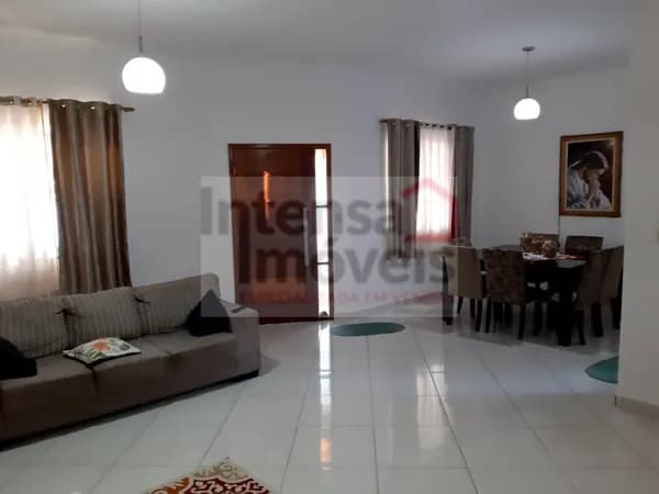 Belíssima casa em Taubaté